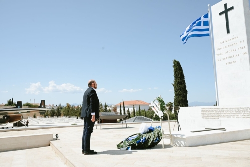 Κατάθεση στεφάνων στον Τύμβο Μακεδονίτισσας