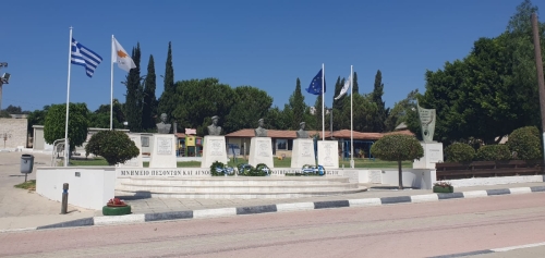 Κατάθεση στεφάνων στο μνημείο πεσόντων Στυλλιωτών στο Μαρί